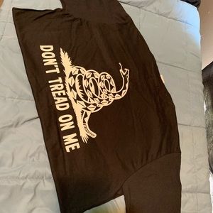 DONT TREAD ON ME TEE SIZE LARGE